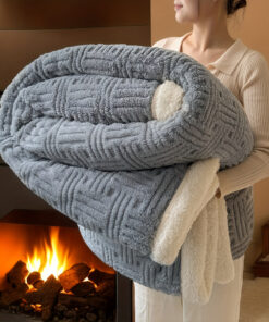 Luxurious Vintage-Inspired Double-Layer Thick Bed Blanket - Soft, Plush Fleece with Taffeta Velvet & Imitative | All-Season Comfort | Machine Washable | Milk Velvet Fabric