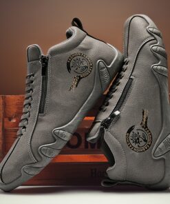 A Pair Of Men'S Cross Training Shoes With Side Zipper Design, Lightweight And Comfortable, Suitable For Outdoor Sports, Travel, And Driving Activities