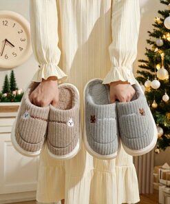 Solid Color Home Warm Slippers with Soft EVA Soles, Comfortable Fuzzy Closed-Toe Shoes, Non-Slip Plush Indoor Footwear.