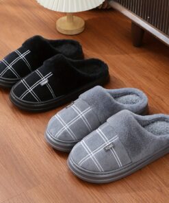 A Pair of Winter Warm Men's Plus Size House Slippers