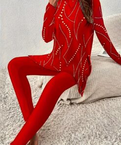 A Two-Piece Set for Women Featuring a Geometric Design And Long Sleeves, Ideal for Casual Outings During Spring And Fall, Complemented by Long Trousers.