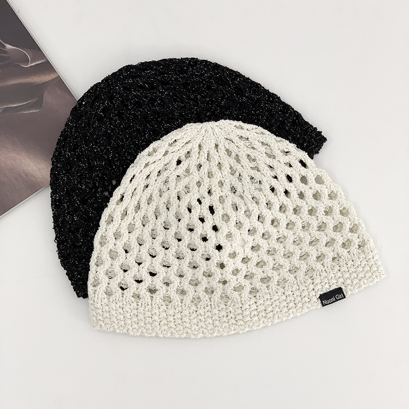 Korean-Style Hollow Hat for Women, Fashionable And Versatile for Autumn And Winter, Featuring Shiny Mixed Yarn, Hand- Beanie